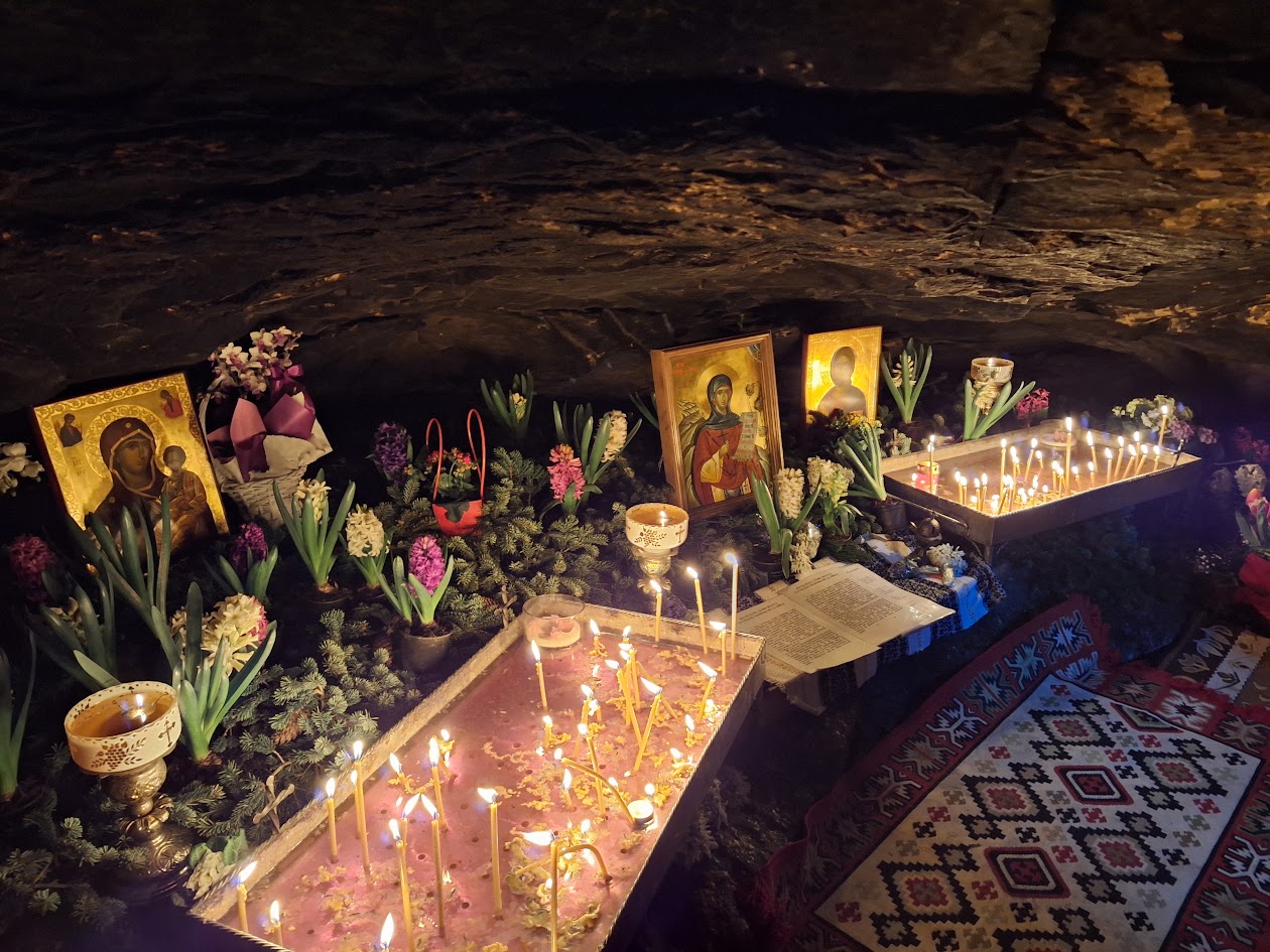 Peștera Sfintei Teodora de la Sihla — fotografia 5