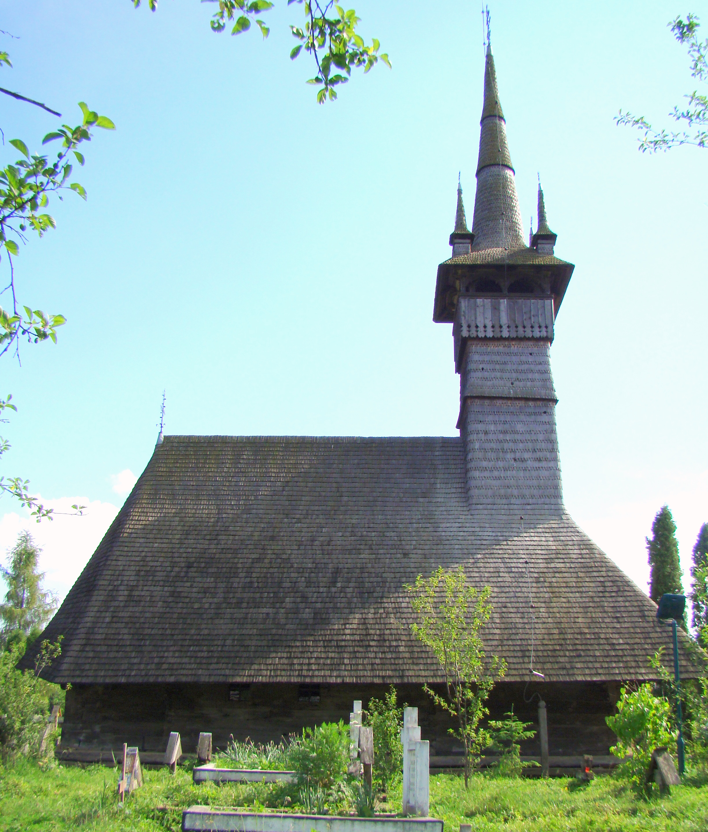 Biserica de lemn „Sfinții Arhangheli” din Rogoz
