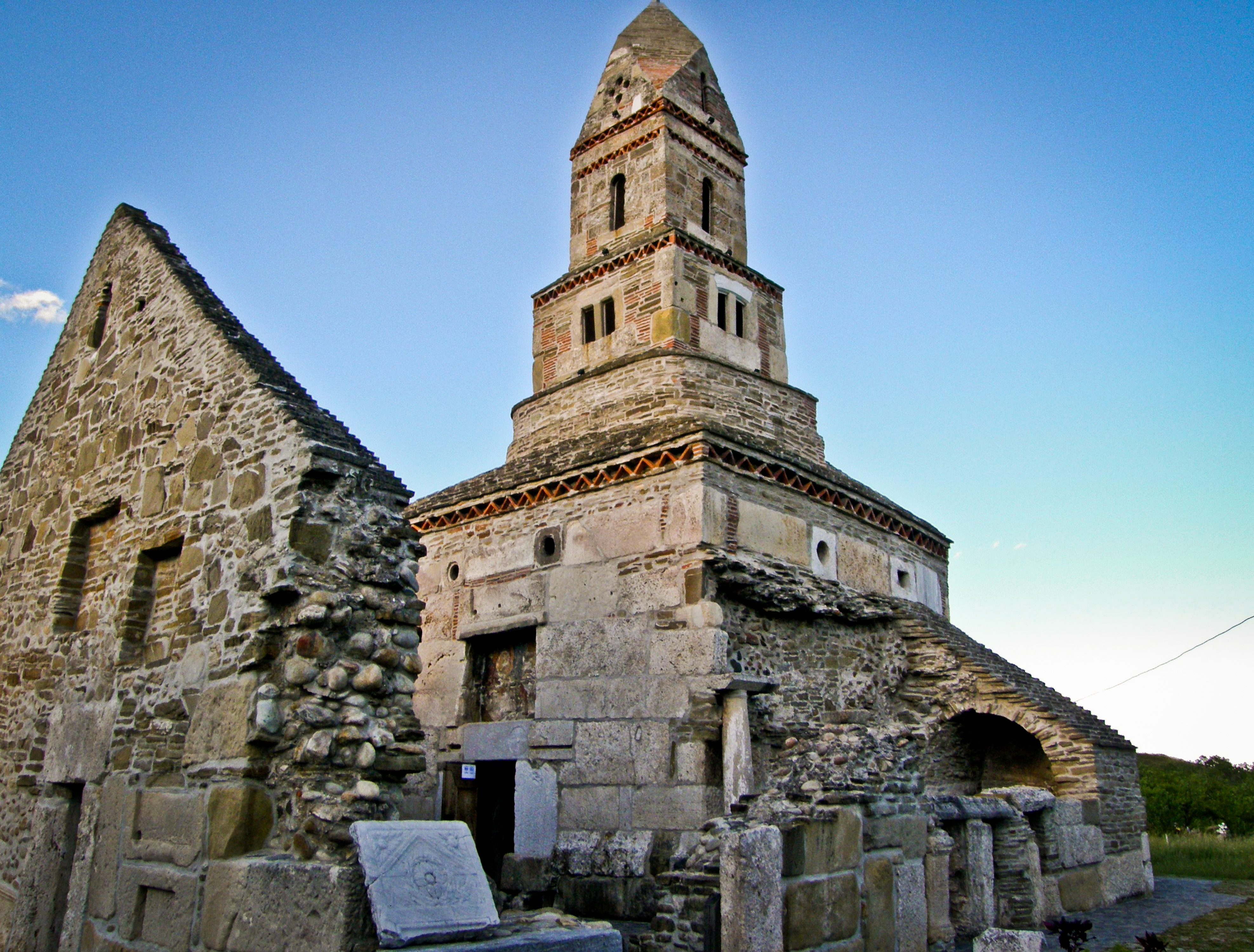 Biserica „Sfântul Nicolae” din Densuș