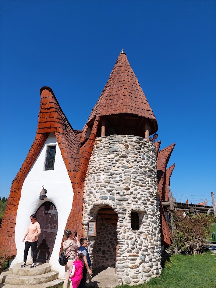 Castelul de Lut Valea Zânelor